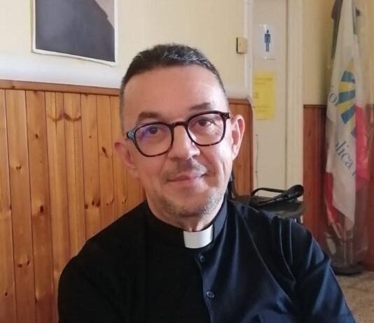 Monteroni, nuovo parroco all’Ausiliatrice: arriva l’americano don Rodny, don Giorgio va a Vernole. Avvicendamenti anche per don Damiano e don Luigi
