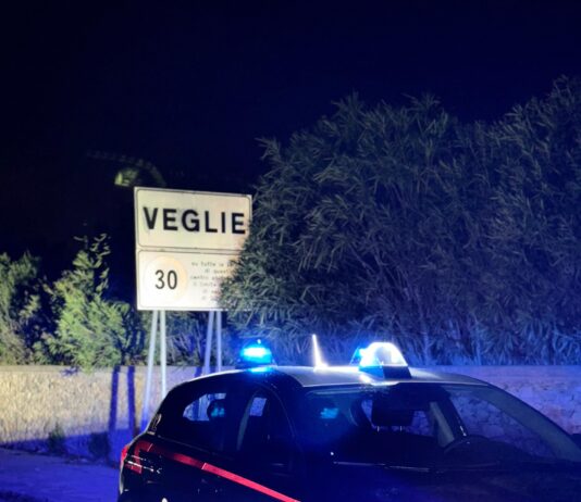 Lite e baraonda nel pub, poi aggredisce i carabinieri. Arrestato un medico del 118: è un 49enne di Monteroni