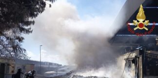 Incendio all’ecocentro, De Luca: «Subito un Consiglio dell’Union3. L’emergenza non si ferma al cartello stradale»